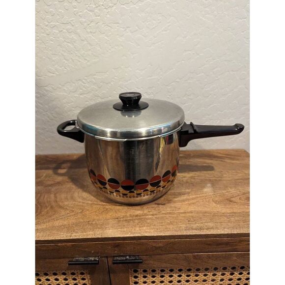 FISSLER VITAVIT 6 QT Pressure Cooker  Solar Dot GERMANY Stainless Steel Cookware - Picture 1 of 8